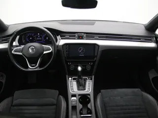 VOLKSWAGEN PASSAT B8 Elegance Business R