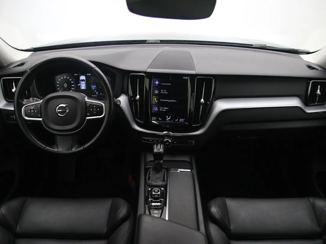 VOLVO XC60 Momentum Pro
