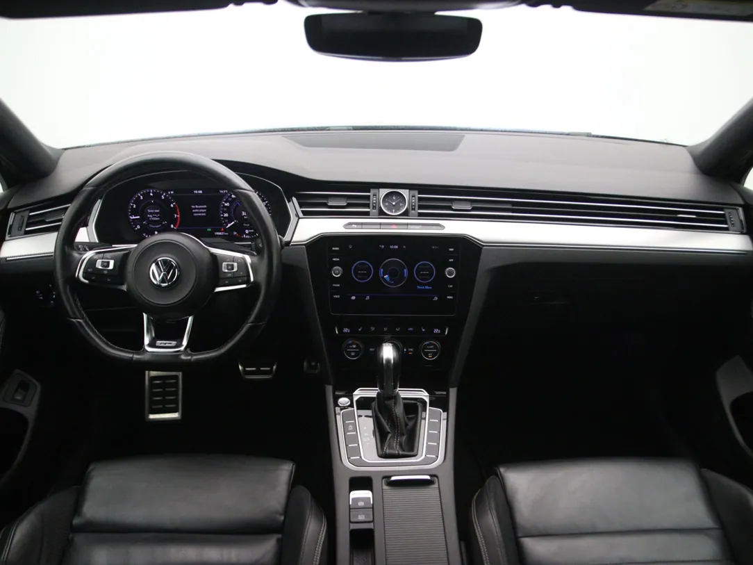 VOLKSWAGEN PASSAT B8 Highline Business R