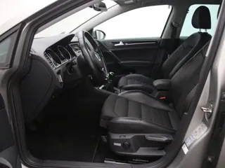 VOLKSWAGEN GOLF 7 Connected Series