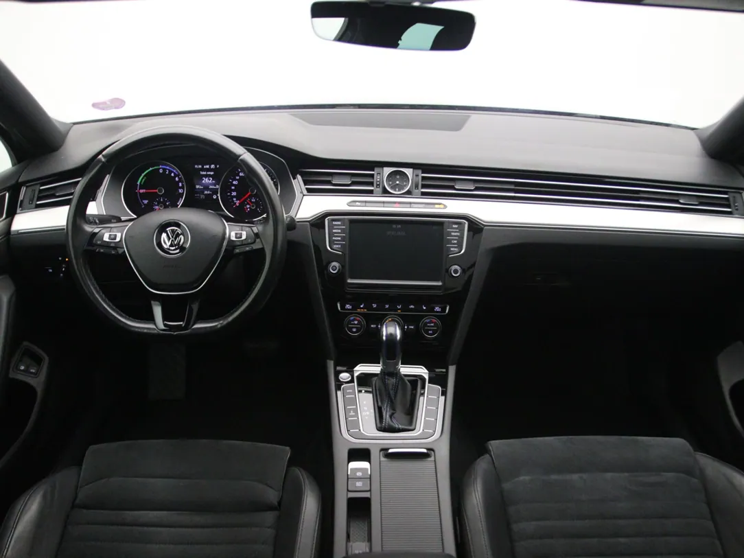 VOLKSWAGEN PASSAT B8 GTE Highline