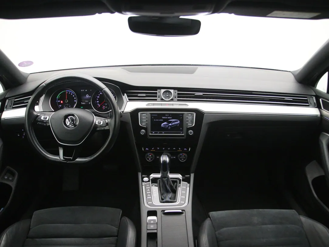 VOLKSWAGEN PASSAT B8 Highline