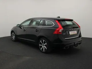 VOLVO V60 Momentum