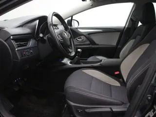 TOYOTA AVENSIS Active 