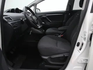 TOYOTA VERSO Active