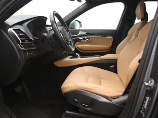 VOLVO XC90 Momentum