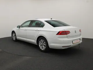 VOLKSWAGEN PASSAT B8 Connected Series