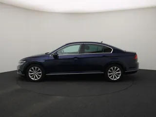 VOLKSWAGEN PASSAT B8 Highline Executive