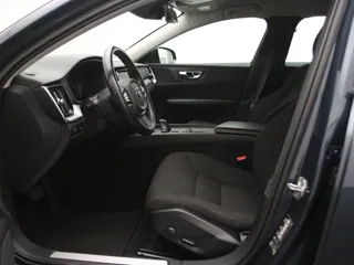 VOLVO V60 MHEV Momentum Advantage