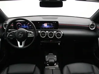 MERCEDES BENZ CLA180 Business Luxury