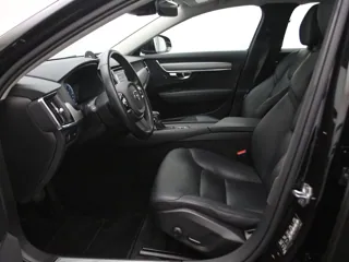 2018 VOLVO V90 Momentum