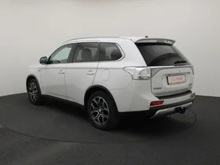 MITSUBISHI OUTLANDER Limited Edition X-Line