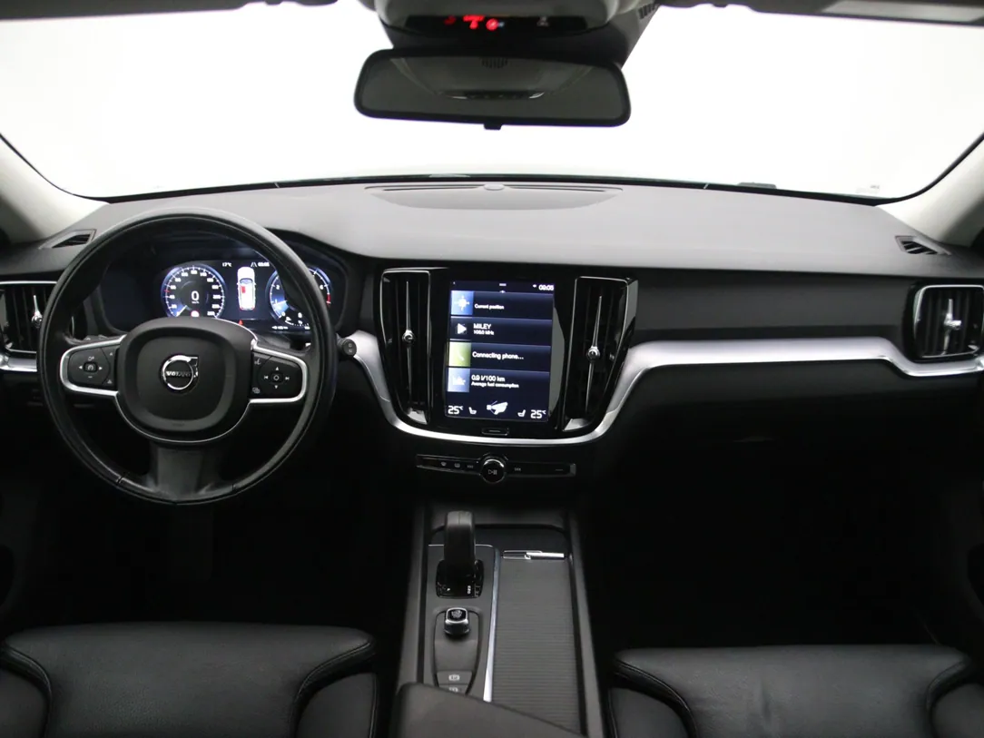 VOLVO V60 MHEV Momentum Advantage