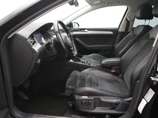 VOLKSWAGEN PASSAT B8 Highline