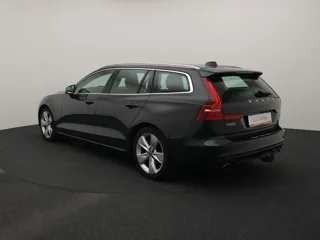 VOLVO V60 Momentum