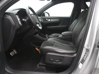 VOLVO XC40 R-Design