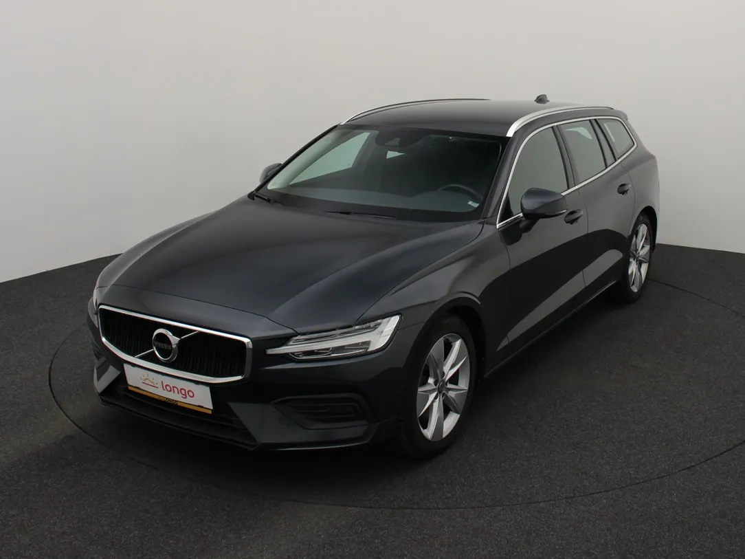 VOLVO V60 Momentum