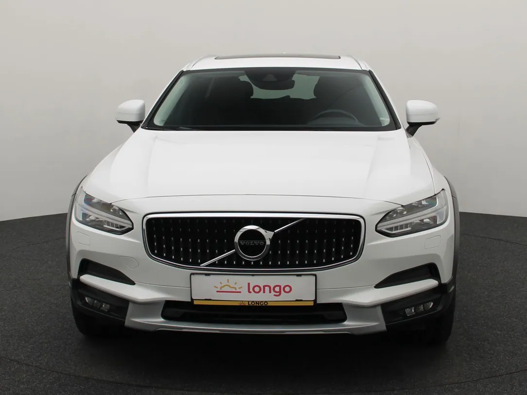 VOLVO V90 Cross Country Momentum