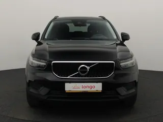 VOLVO XC40 Momentum