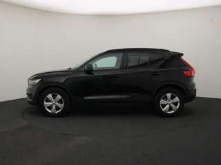VOLVO XC40 Momentum