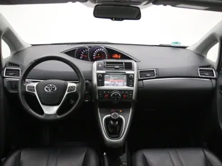 TOYOTA VERSO Dynamic Business