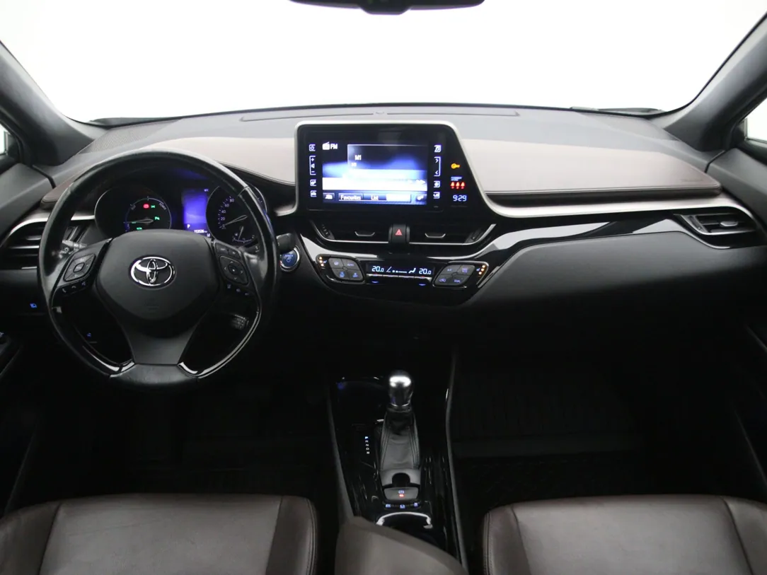 TOYOTA C-HR Bi-Tone Plus