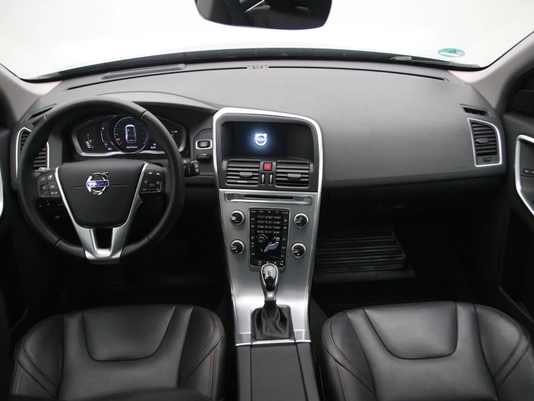 VOLVO XC60 R-Design