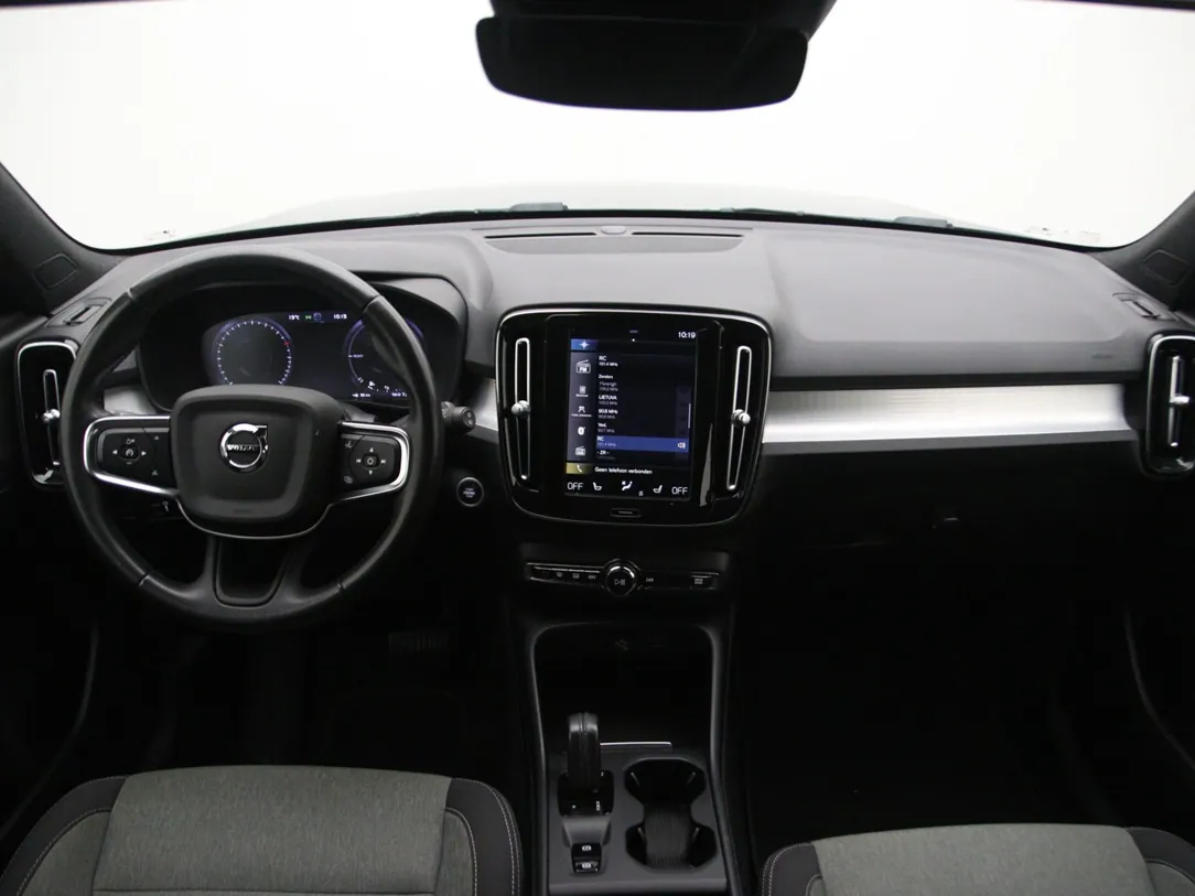 VOLVO XC40 Business Pro