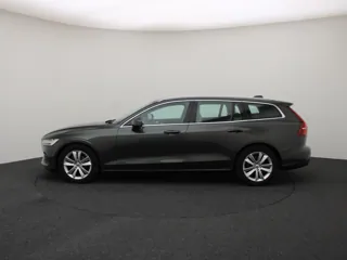 VOLVO V60 Momentum