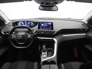 PEUGEOT 5008 Active