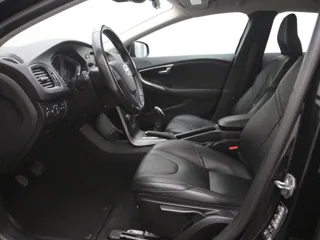 VOLVO V40 Momentum 