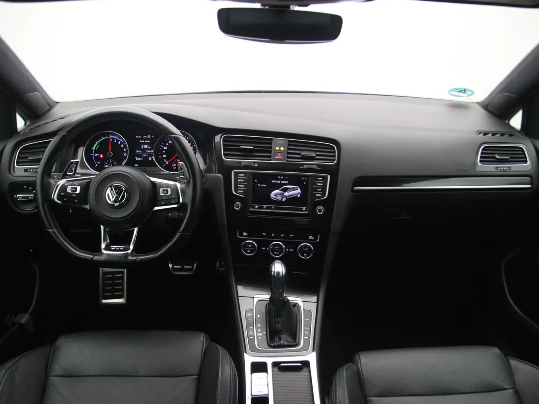 VOLKSWAGEN GOLF 7 GTE Connected Series