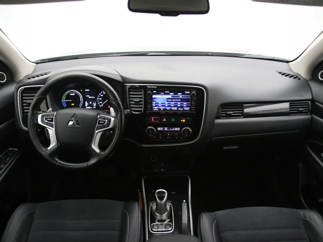MITSUBISHI OUTLANDER Executive Edition