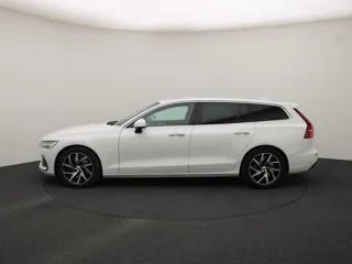 VOLVO V60 Momentum