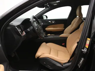 VOLVO V60 Cross Country Intro Edition