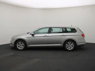 VOLKSWAGEN PASSAT B8 Connected Series