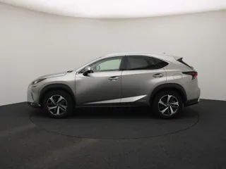 LEXUS NX300H Luxury Line