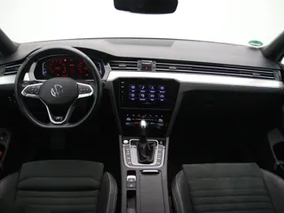 VOLKSWAGEN PASSAT B8 R-Line Business +